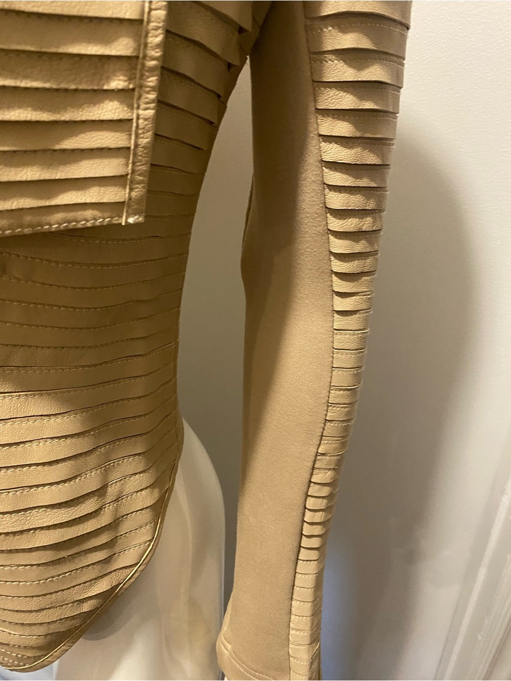 Marciano Layered Ribbed Camel Open-Front Jacket - Picture 11 of 11